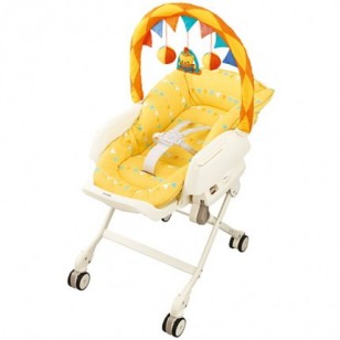 combi joy 嬰兒餐椅床
